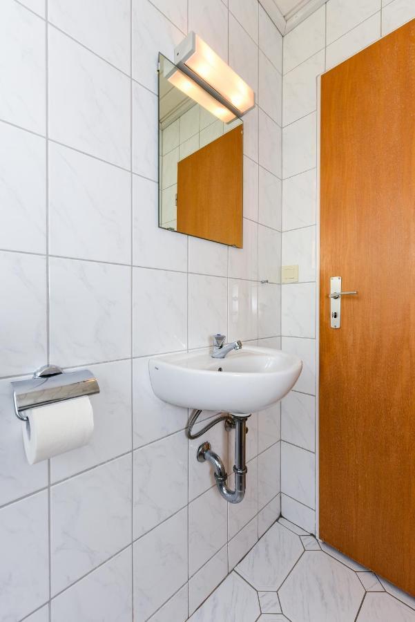 Ferienwohnungen Im Haus Waterkant Нойхарлингерзийл Екстериор снимка