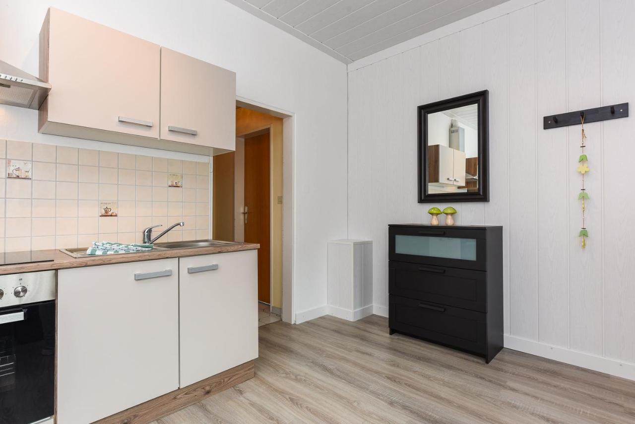 Ferienwohnungen Im Haus Waterkant Нойхарлингерзийл Екстериор снимка