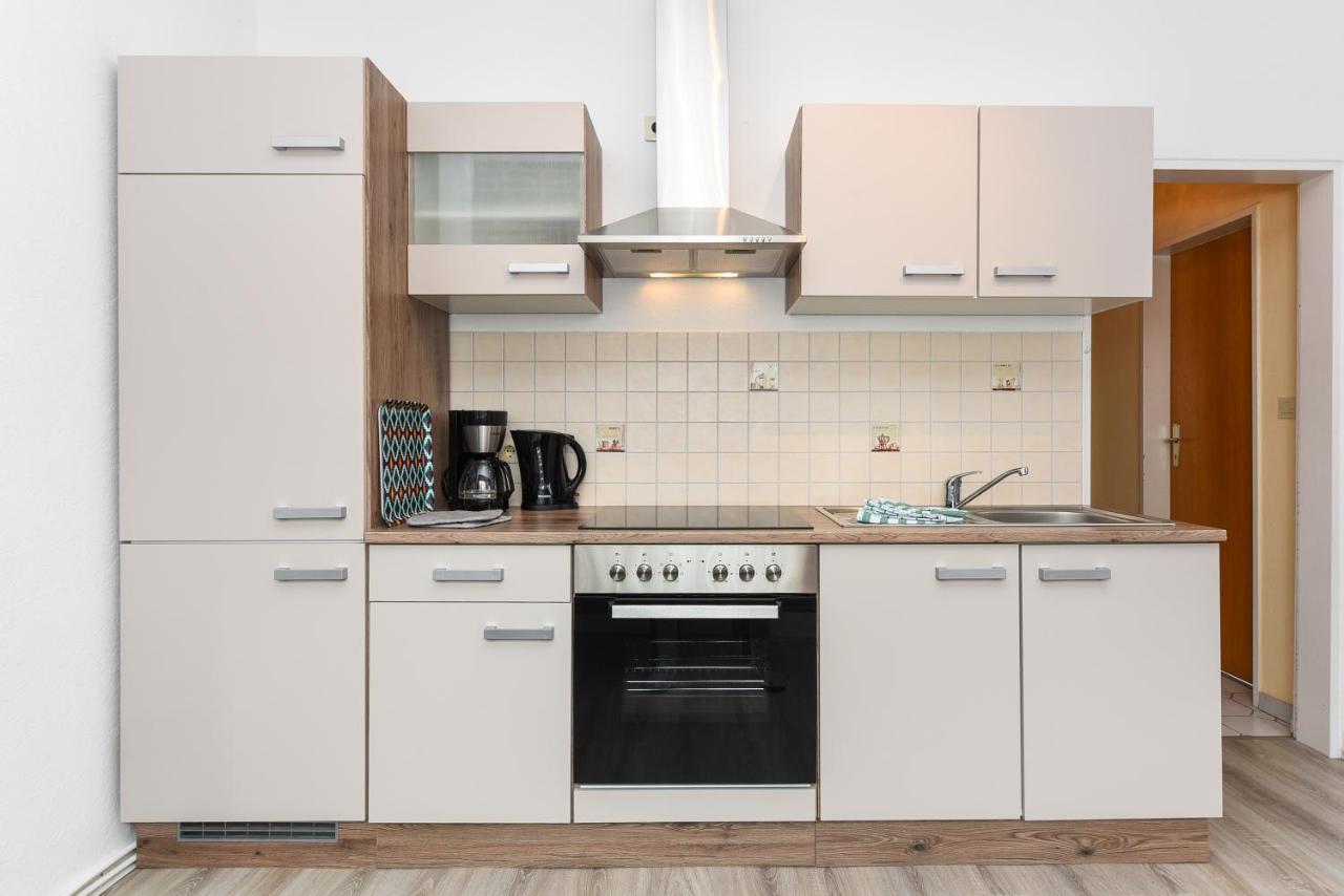 Ferienwohnungen Im Haus Waterkant Нойхарлингерзийл Екстериор снимка