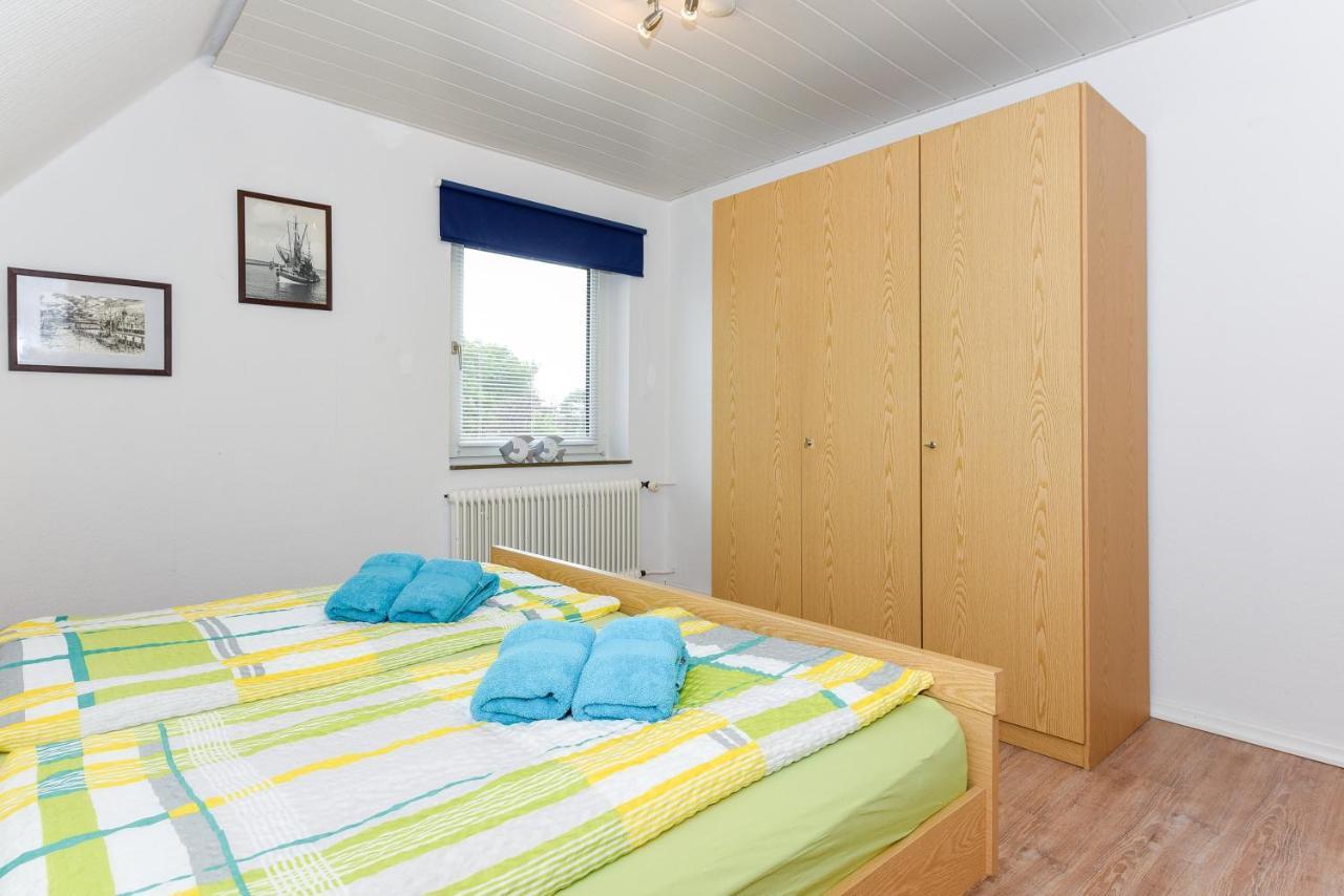 Ferienwohnungen Im Haus Waterkant Нойхарлингерзийл Екстериор снимка