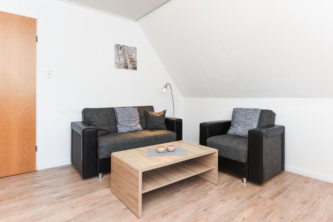 Ferienwohnungen Im Haus Waterkant Нойхарлингерзийл Екстериор снимка
