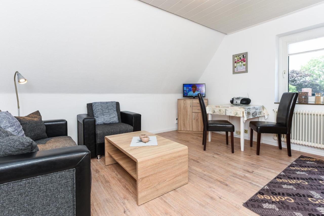 Ferienwohnungen Im Haus Waterkant Нойхарлингерзийл Екстериор снимка