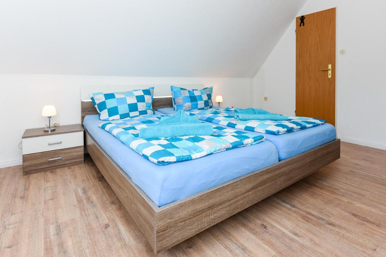 Ferienwohnungen Im Haus Waterkant Нойхарлингерзийл Екстериор снимка