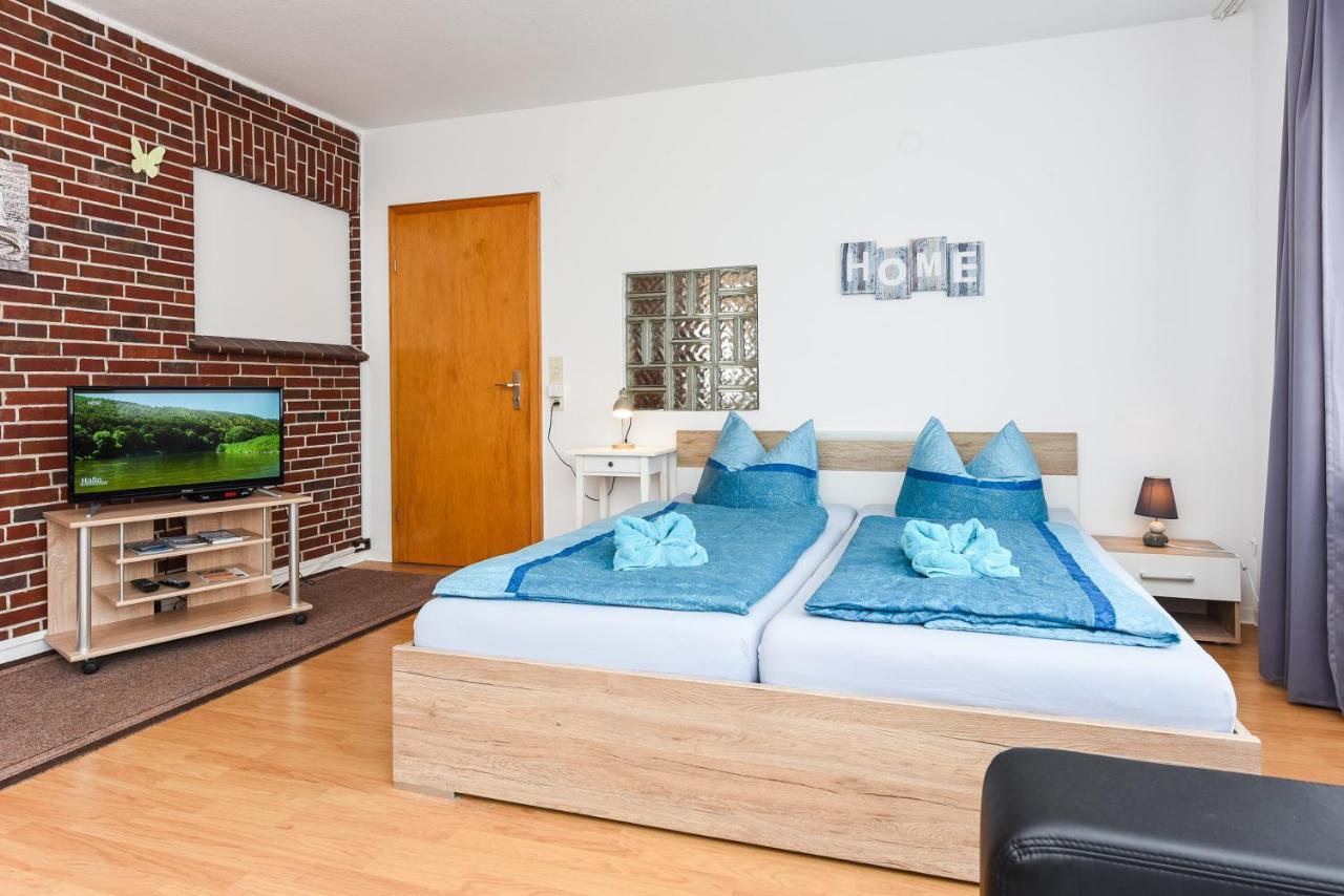 Ferienwohnungen Im Haus Waterkant Нойхарлингерзийл Екстериор снимка