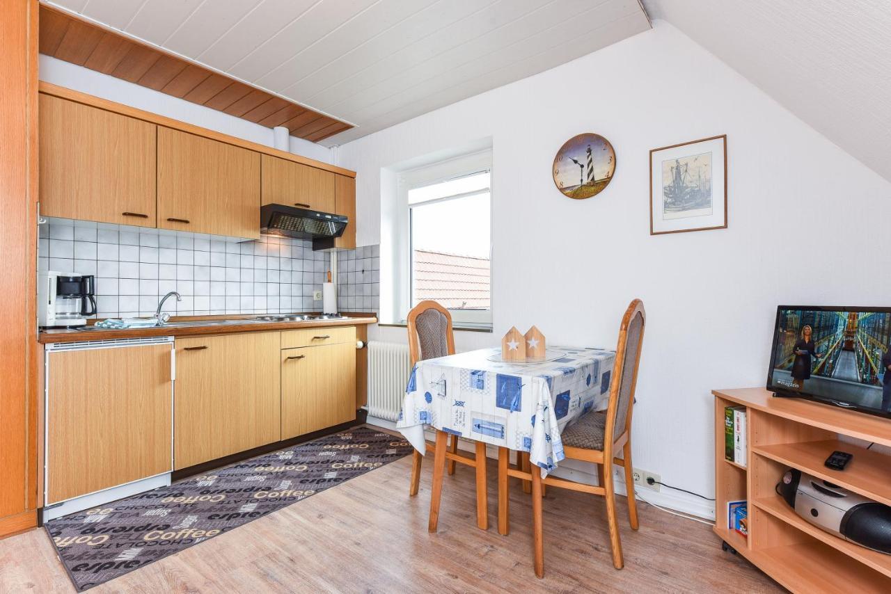 Ferienwohnungen Im Haus Waterkant Нойхарлингерзийл Екстериор снимка