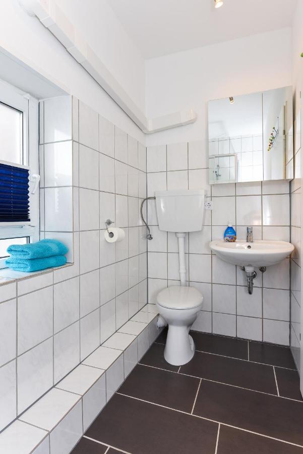 Ferienwohnungen Im Haus Waterkant Нойхарлингерзийл Екстериор снимка